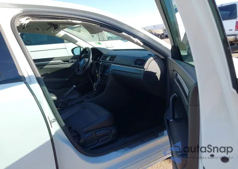 2018 Volkswagen Passat 2.0T R-Line/2.0T S from USA, damaged, VIN 1VWAA7A38JC026605